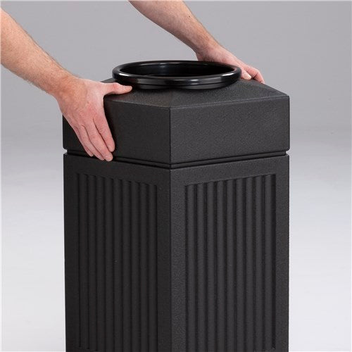 Safco Canmeleon™ Pentagon Trash Can, Plastic, 30 Gallon
